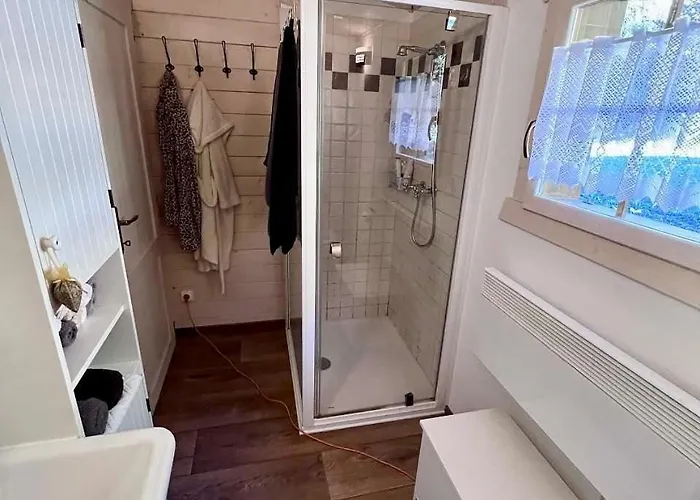 Apartamento Log At Iron Rose In Czech Canada