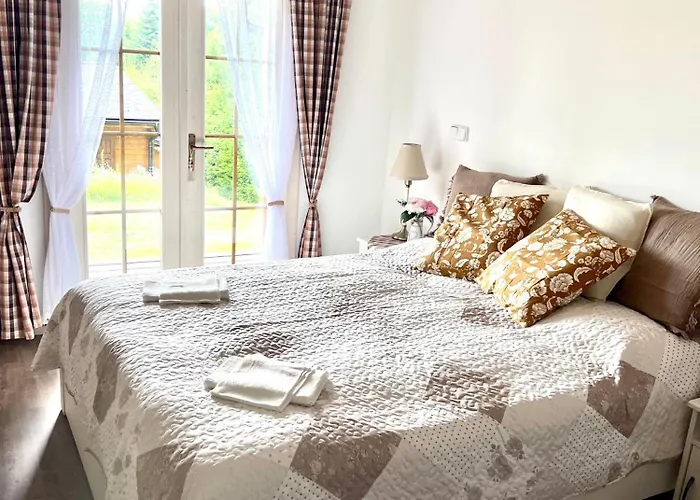 Apartamento Log At Iron Rose In Czech Canada